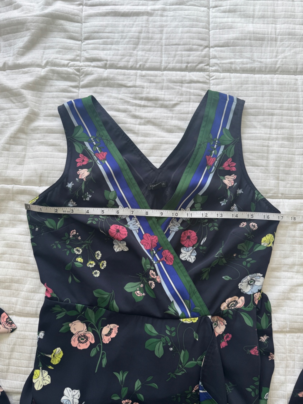 Ann Taylor flowy floral midi dress with tie waist, size 0 - Picture 7 of 11